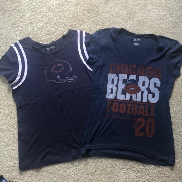 Lot of 2 Ladies large Chicago Bears tshirts - Picture 1 of 6